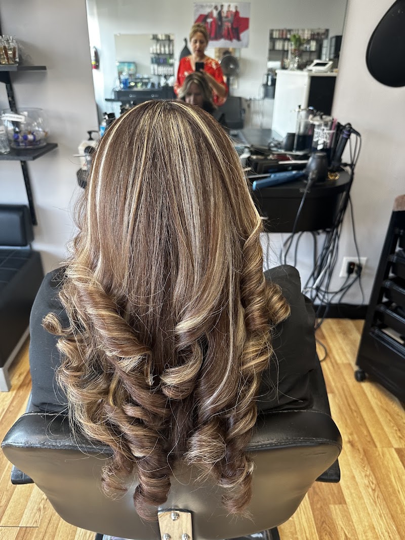 Gallery Beauty Studio, hair salon in Clifton, NJ, photo 4 of 10